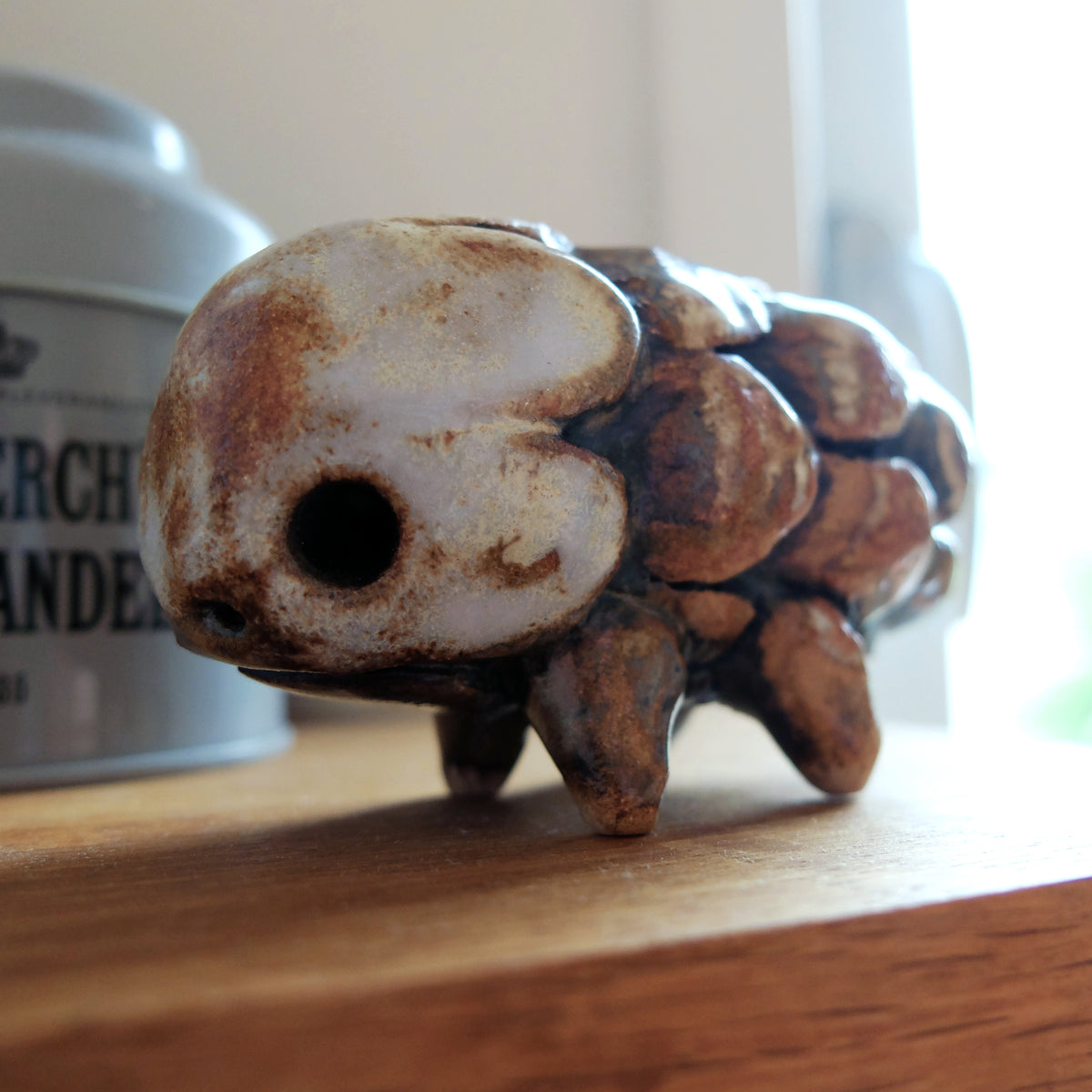 The Pinecone Hedgehog »Igel-Kotten« (#40) – Handcrafted Ceramic Figurine