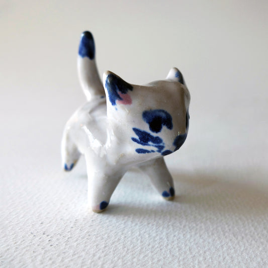 The Curious White Cat (#20) – Handcrafted Ceramic Animal Figurine